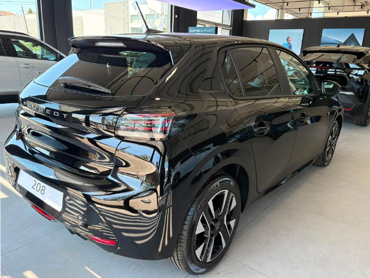 peugeot 208 1.2 edition — photo 4