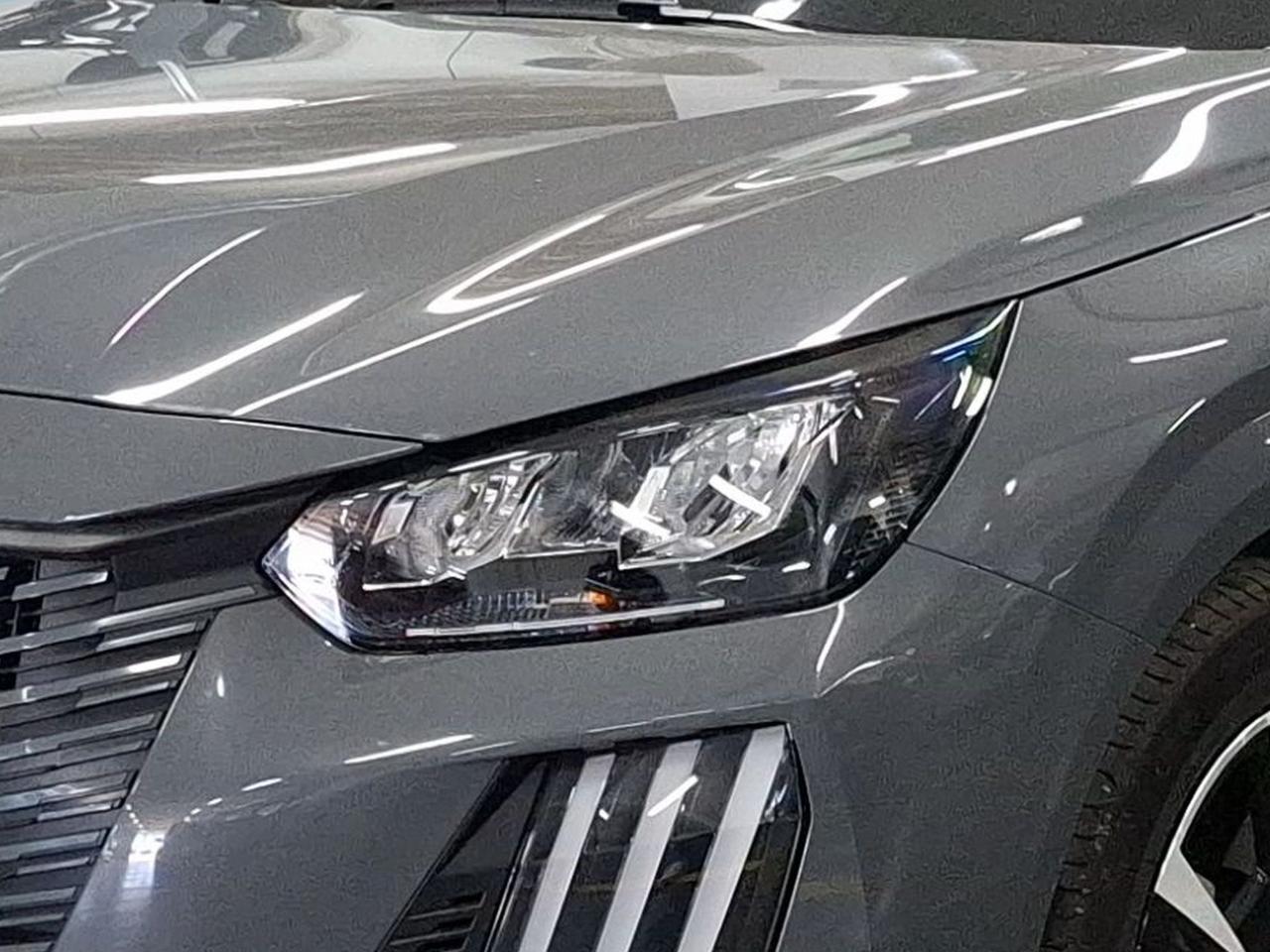 peugeot 208 allure hybrid 110 cv e-dcs6 — photo 3