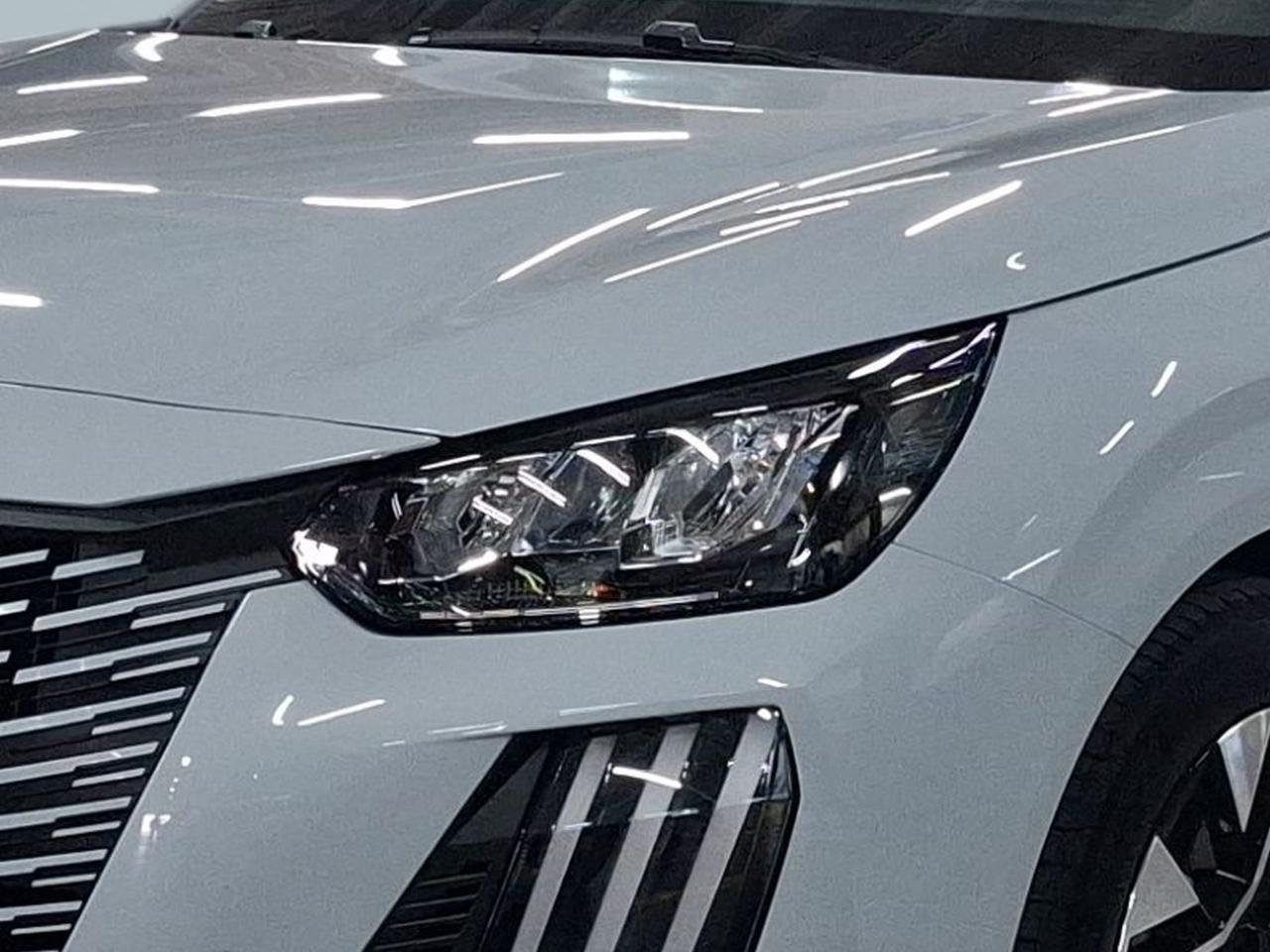 peugeot 208 allure hybrid 110 cv e-dcs6 — photo 3