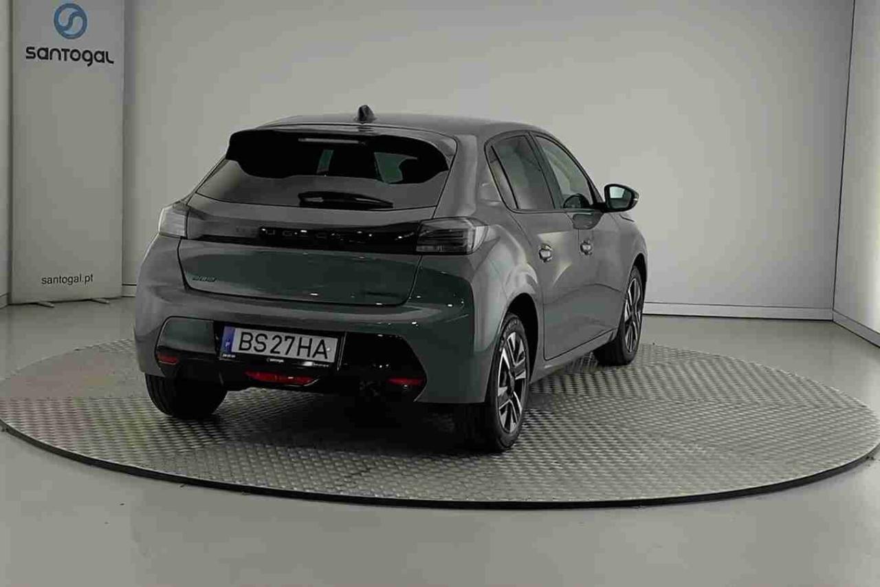 peugeot 208 1.2 hybrid allure e-dcs6 — photo 3