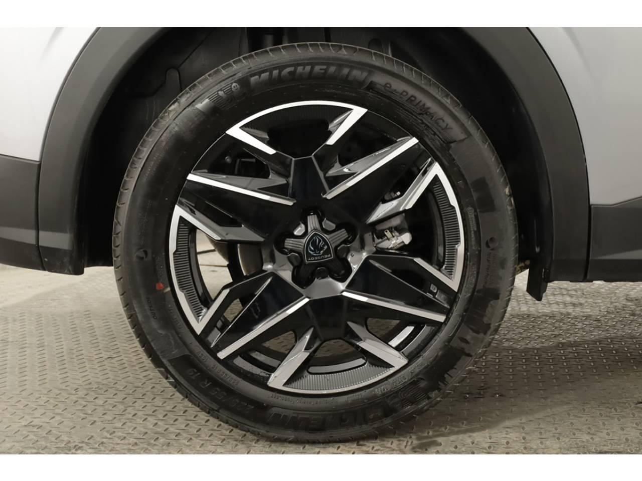 peugeot 3008 hybrid 136cv e-dcs6 gt — photo 5