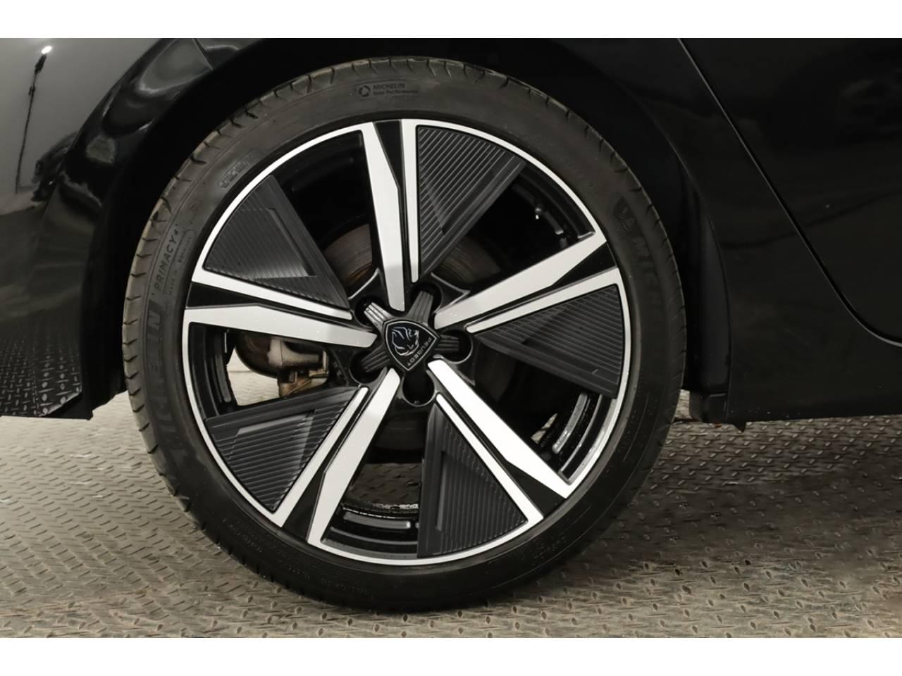 peugeot 308 1.2 puretech 130cv eat8 gt — photo 5