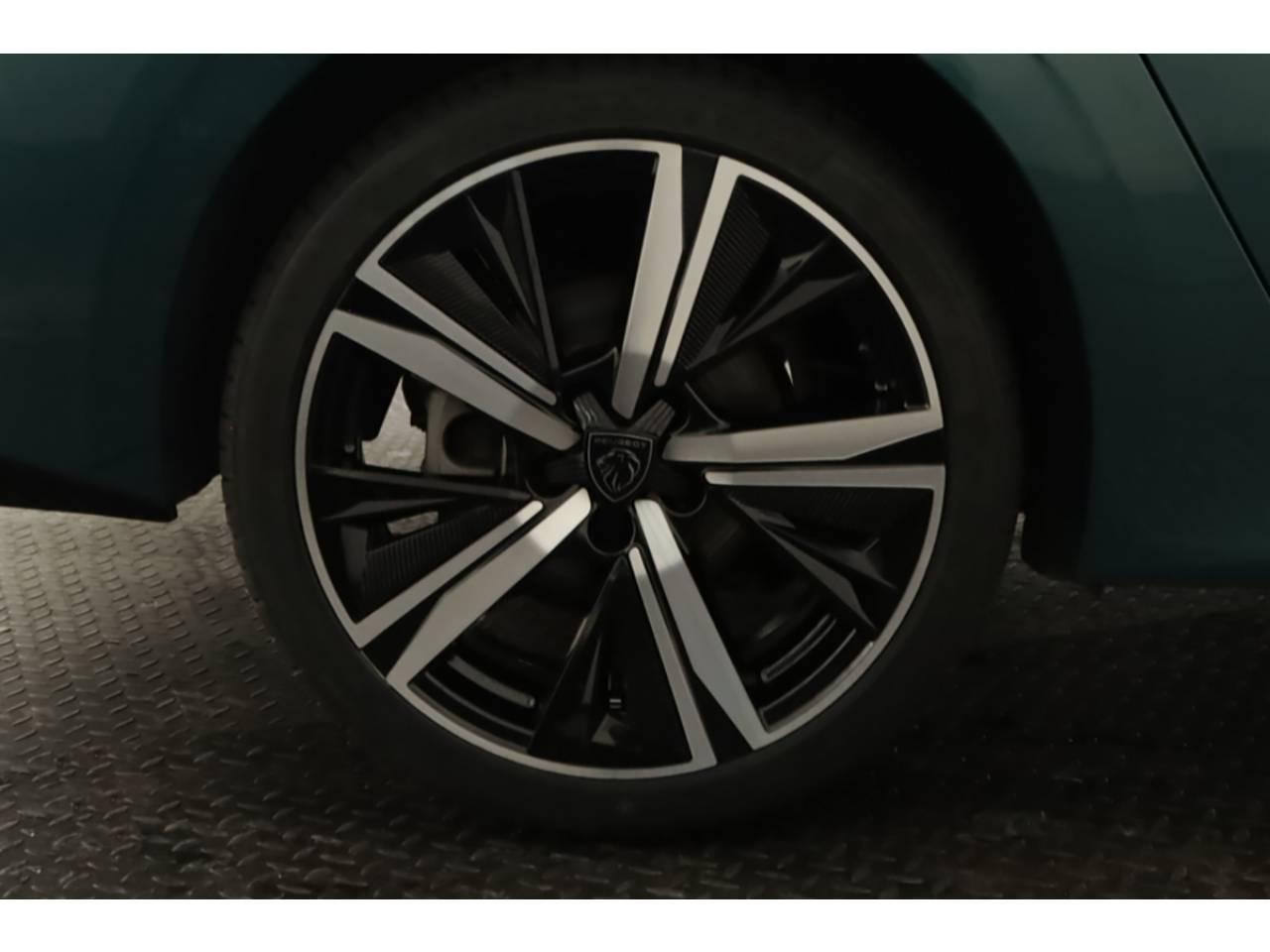 peugeot 308 1.2 puretech 130cv eat8 gt — photo 5