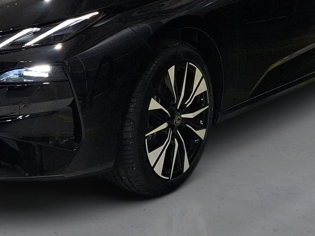 peugeot 308 sw hybrid plug-in allure 195cv e-dcs7 — photo 2