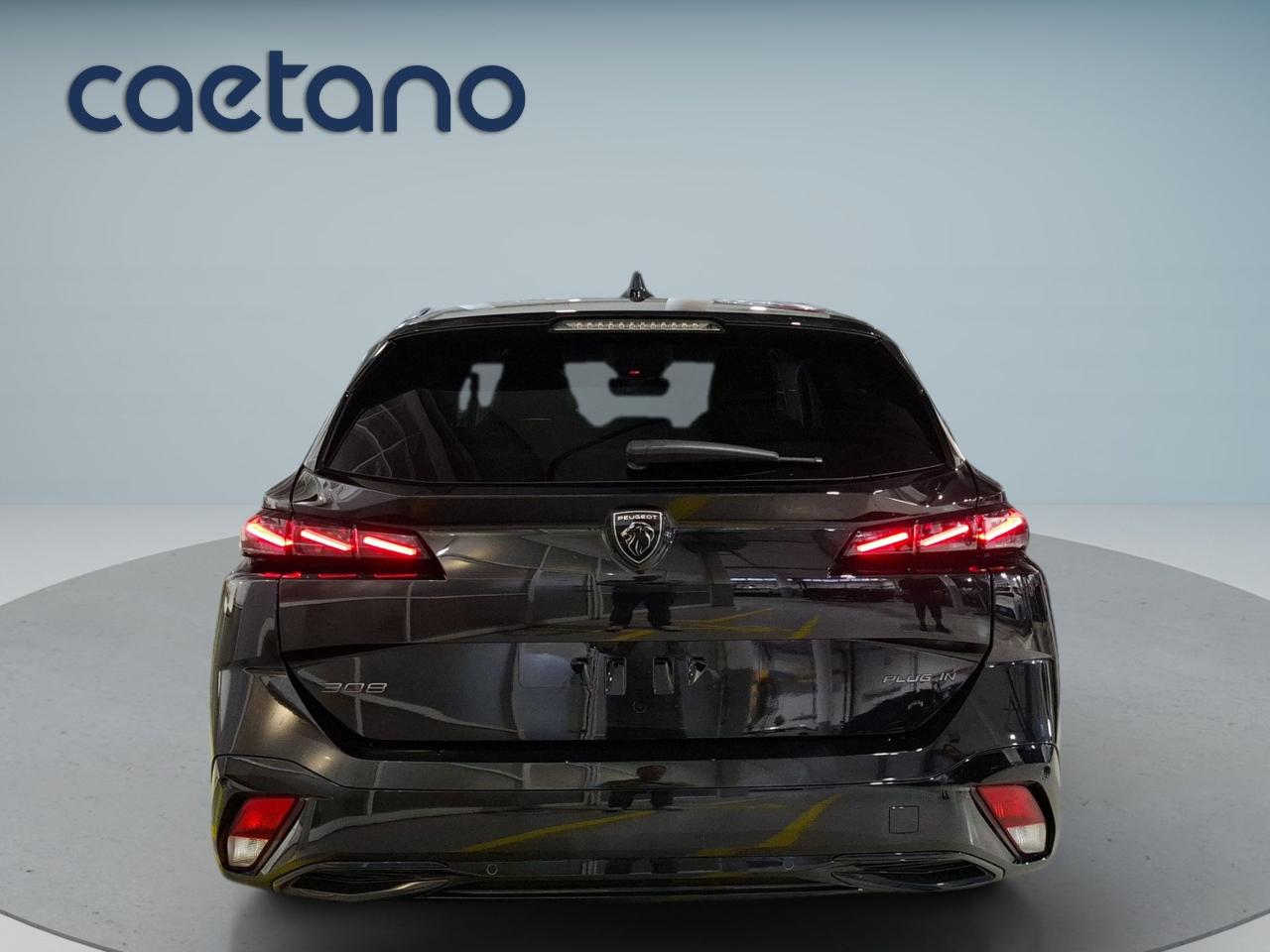 peugeot 308 sw hybrid plug-in allure 195cv e-dcs7 — photo 3