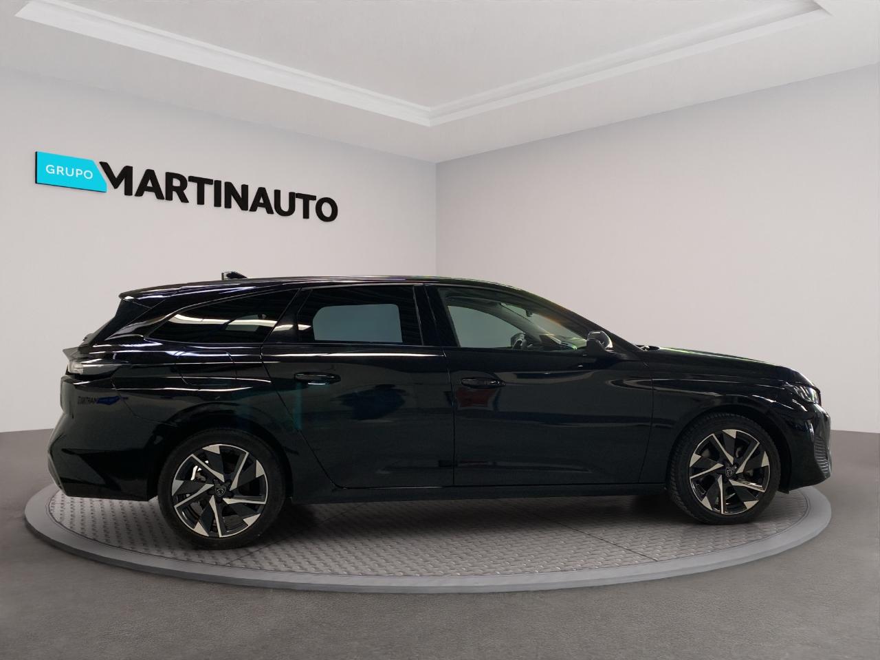 peugeot 308 sw 1.2 puretech allure eat8 — photo 4