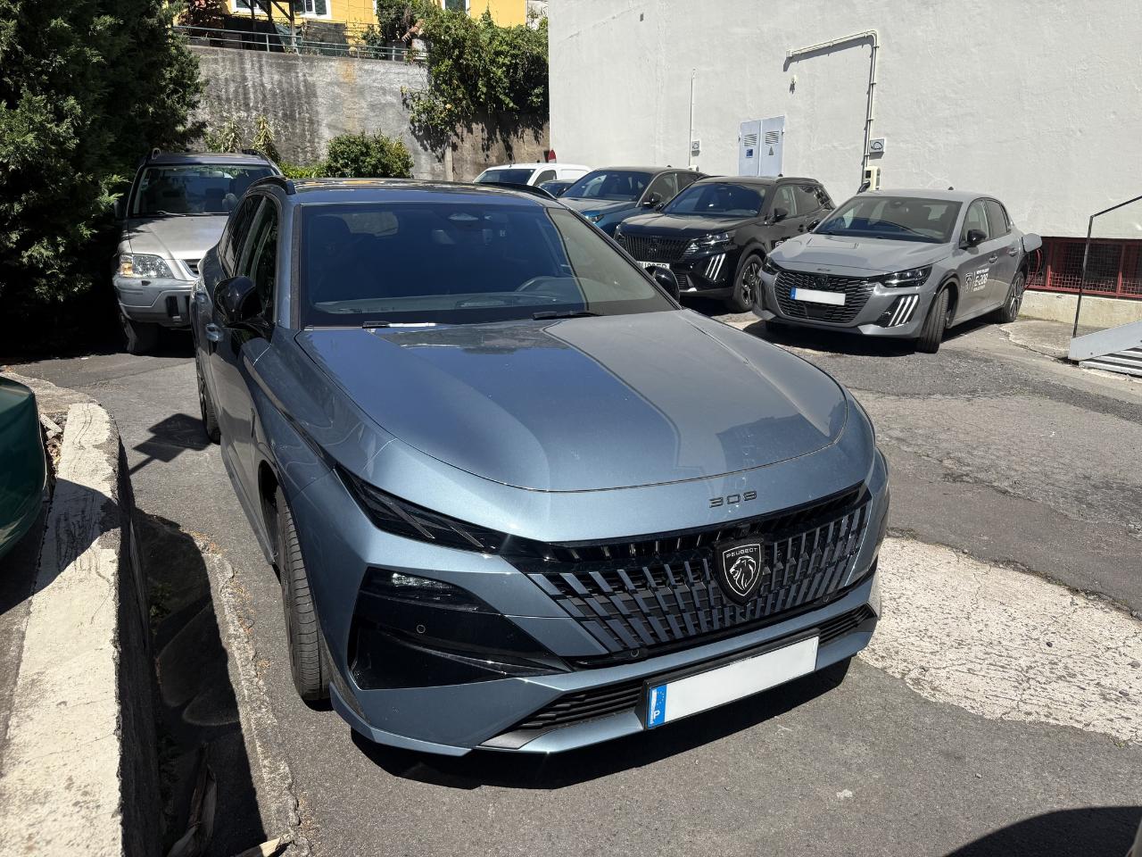 peugeot 308 sw gt hybrid 145 cv e-dcs6 — photo 2