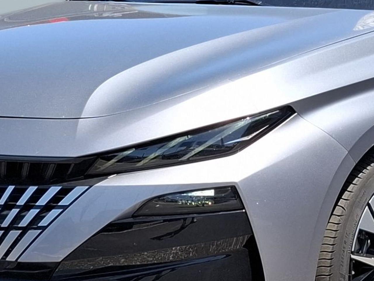 peugeot 308 sw allure 1.2 hybrid 145cv e-dcs6 — photo 3
