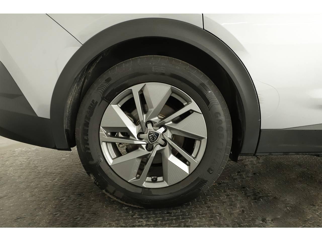 peugeot 408 1.6 plug-in hybrid 180cv allure — photo 5