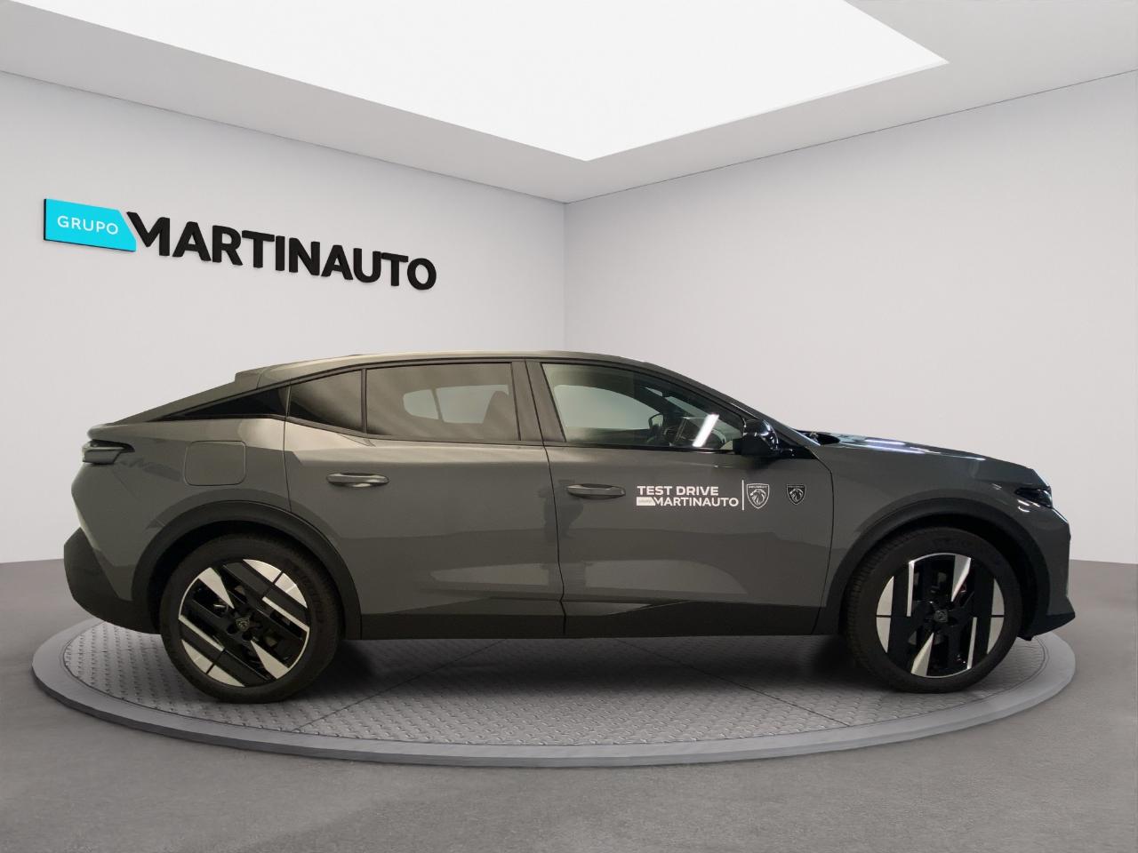Peugeot 408 1.6 Hybrid GT e-DCS7 — photo 4