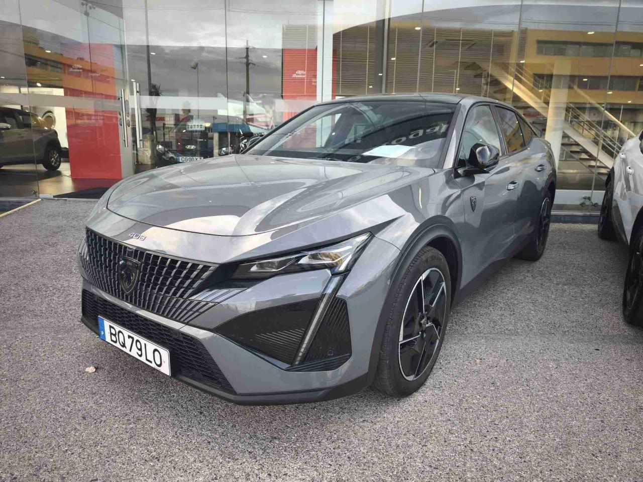 peugeot 408 1.2 hybrid gt e-dcs6 — photo 2