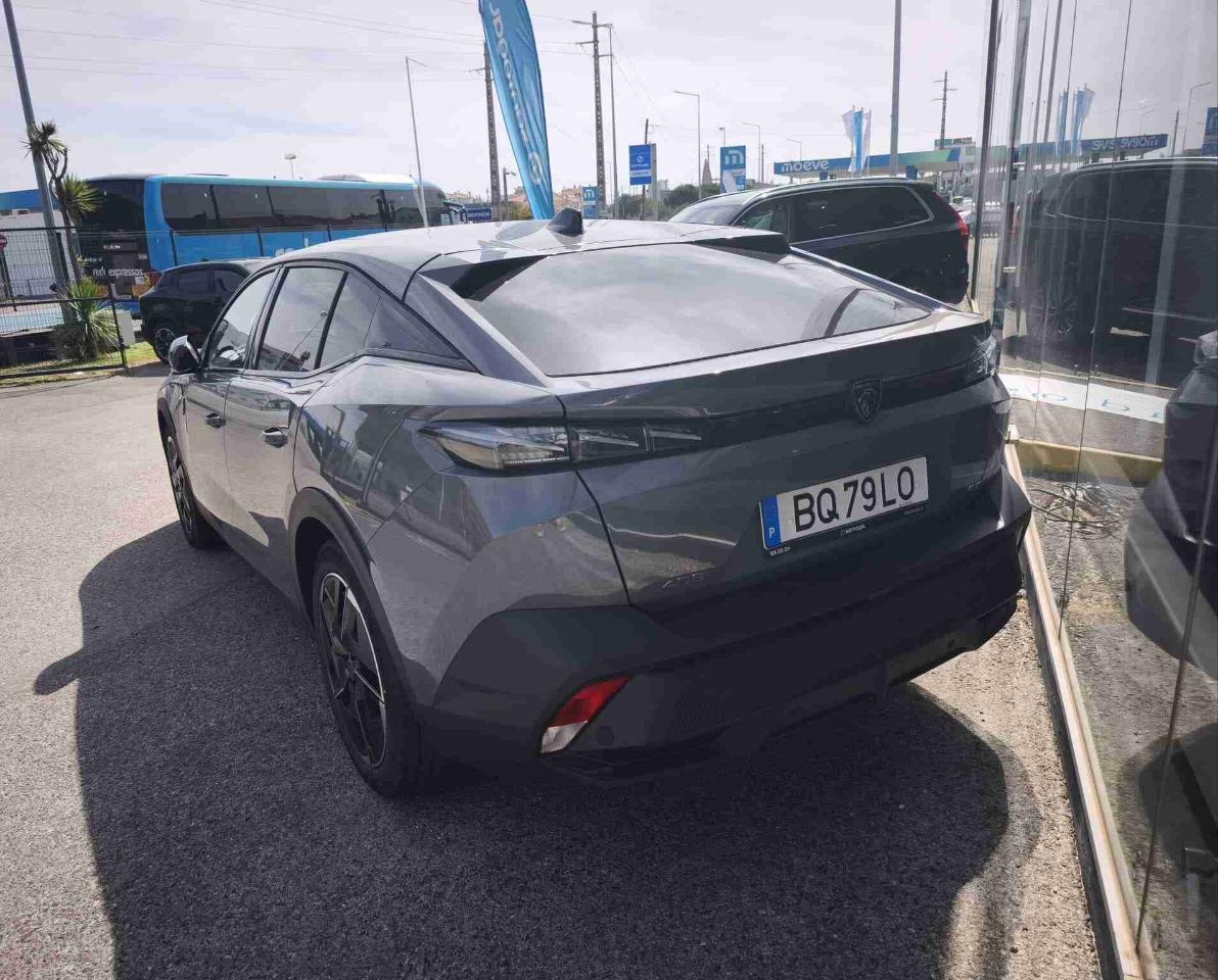 peugeot 408 1.2 hybrid gt e-dcs6 — photo 5