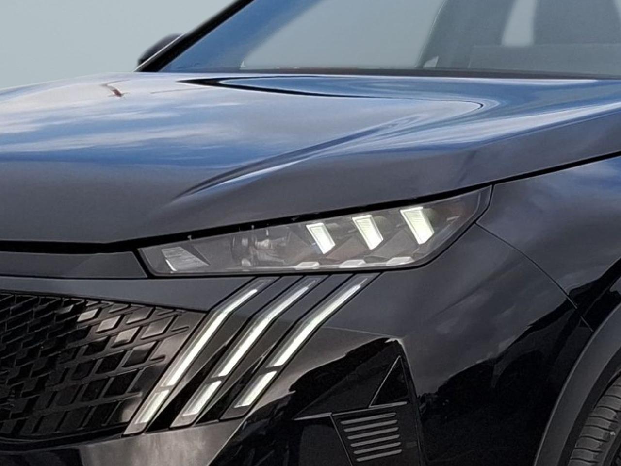 peugeot 5008 gt plug-in hybrid 195cv e-dcs7 — photo 3