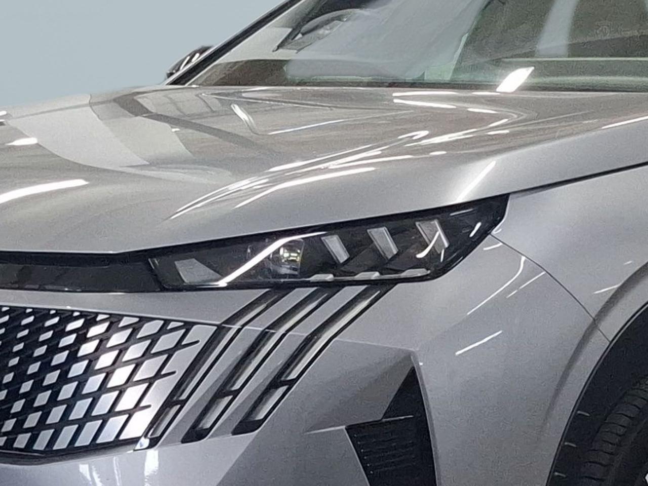 peugeot 5008 gt hybrid 145cv e-dcs6 — photo 3