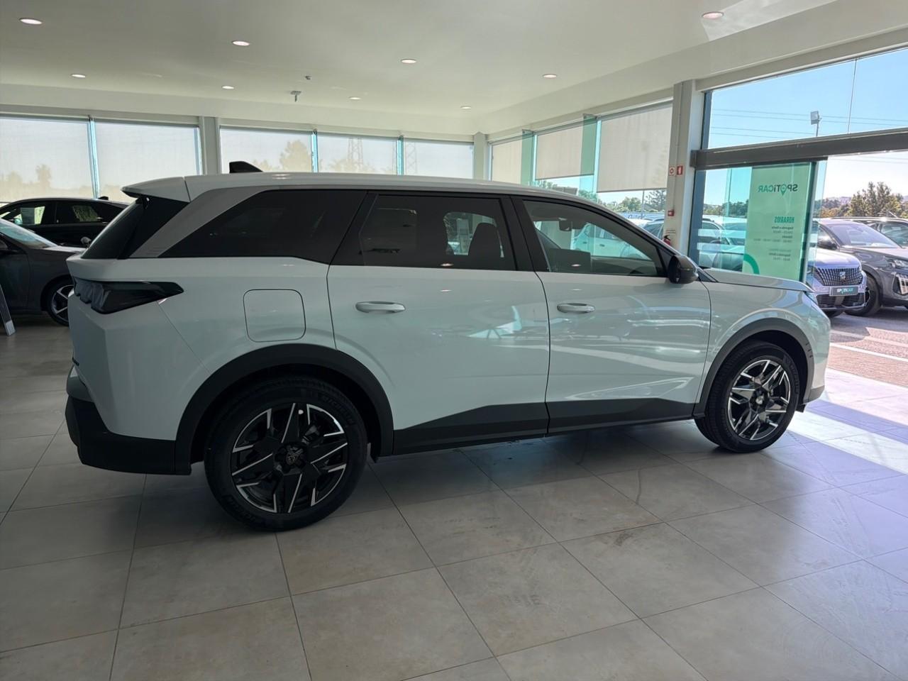 peugeot 5008 hybrid 145cv e-dcs6 allure — photo 4