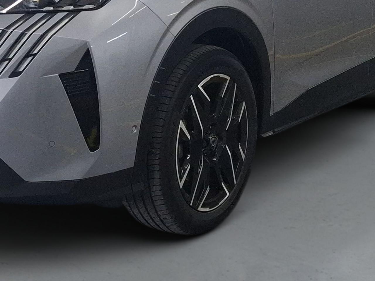 Peugeot 5008 GT Hybrid 145cv e-DCS6 — fotografia 4