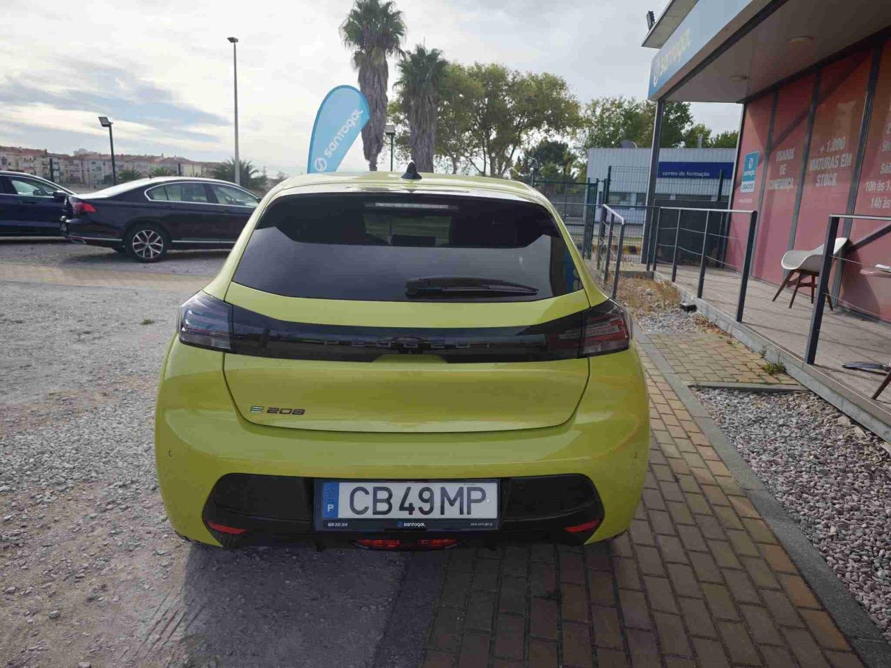 peugeot 208 e-208 51 kwh allure — photo 4