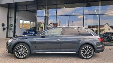 AUDI-A4-276780_3.JPG 