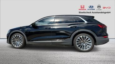AUDI-E-TRON-275454_2.JPG 
