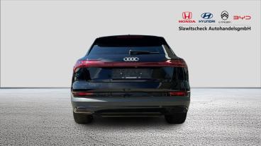 AUDI-E-TRON-275454_4.JPG 