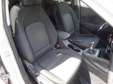 HYUNDAI-KONA-268012_4.JPG 