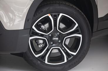 JEEP-AVENGER-255624_4.JPG 