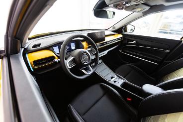 JEEP-AVENGER-255788_5.JPG 