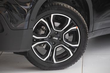 JEEP-AVENGER-263229_4.JPG 