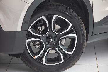 JEEP-AVENGER-265592_4.JPG 