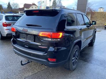 JEEP-GRAND-CHEROKEE-265958_5.JPG 