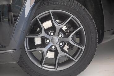 JEEP-GRAND-CHEROKEE-272494_4.JPG 