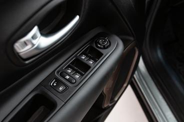 JEEP-RENEGADE-255486_5.JPG 