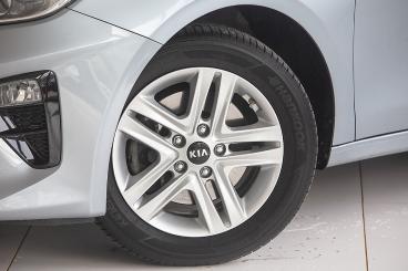 KIA-CEE-D-267805_5.JPG 