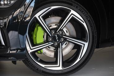 KIA-EV6-235336_4.JPG 