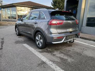 KIA-NIRO-256777_4.JPG 