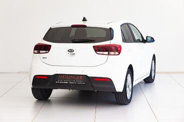 KIA-RIO-270307_2.JPG 