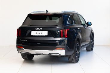 KIA-SORENTO-255729_2.JPG 