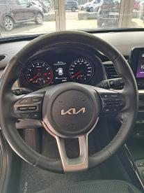 KIA-STONIC-267830_5.JPG 