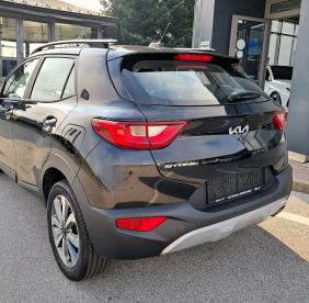 KIA-STONIC-271570_4.JPG 