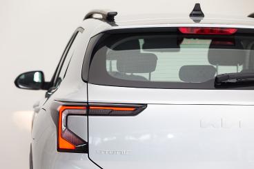 KIA-STONIC-274696_3.JPG 