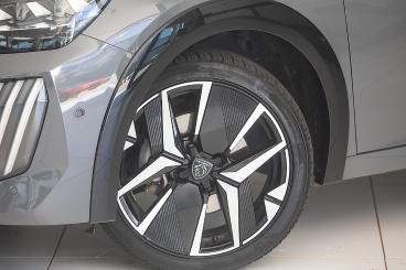 PEUGEOT-208-274918_4.JPG 