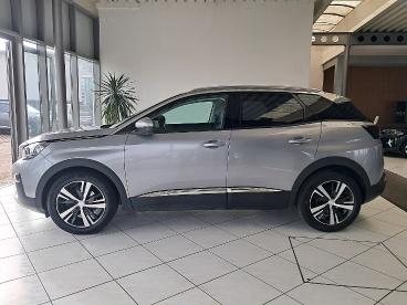 PEUGEOT-3008-262458_1.JPG 