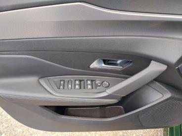 PEUGEOT-308-278053_5.JPG 