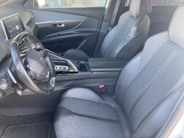 PEUGEOT-5008-252321_5.JPG 