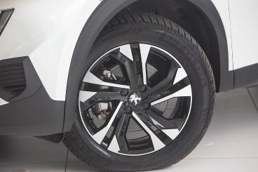 PEUGEOT-E-2008-272306_4.JPG 