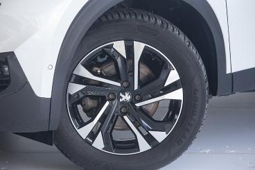 PEUGEOT-E-2008-277348_2.JPG 