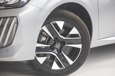 PEUGEOT-E-208-237293_4.JPG 