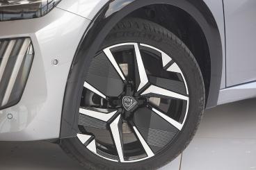 PEUGEOT-E-208-255631_4.JPG 