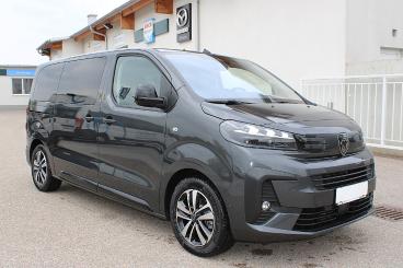 PEUGEOT-TRAVELLER-265940_3.JPG 