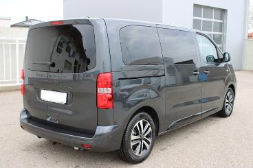 PEUGEOT-TRAVELLER-265940_5.JPG 